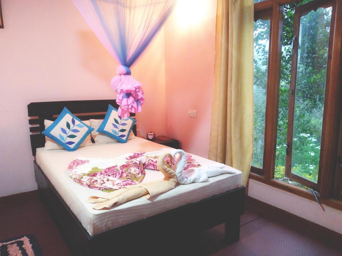 Ella Summer Lesser ภายนอก รูปภาพ